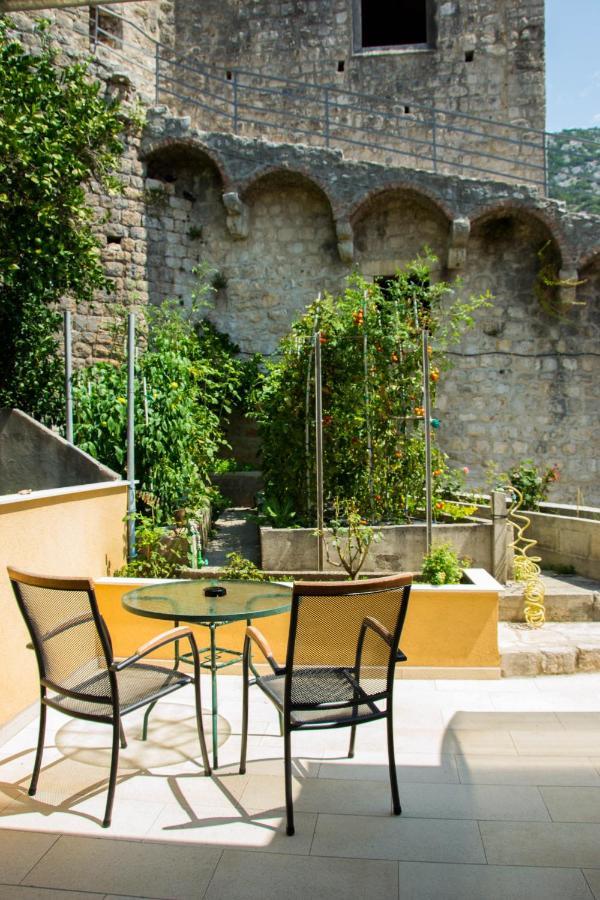 Hotel House Ina Ston Extérieur photo